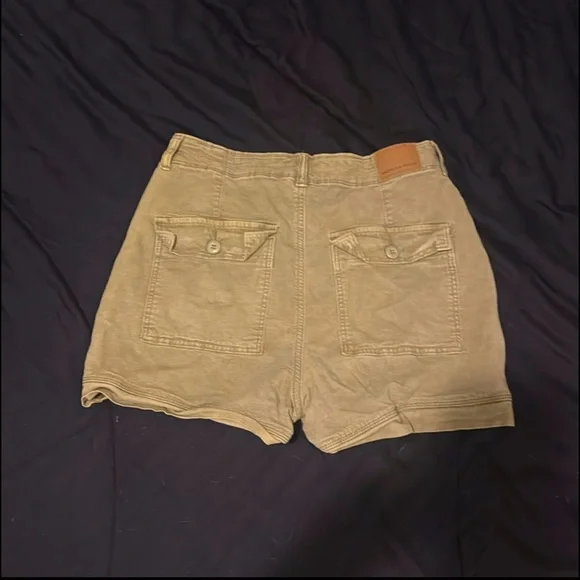 ✨ American Eagle Highest Rise 90s Boyfriend Shorts | Size 2 | Army Green ✨ - Picture 6 of 8